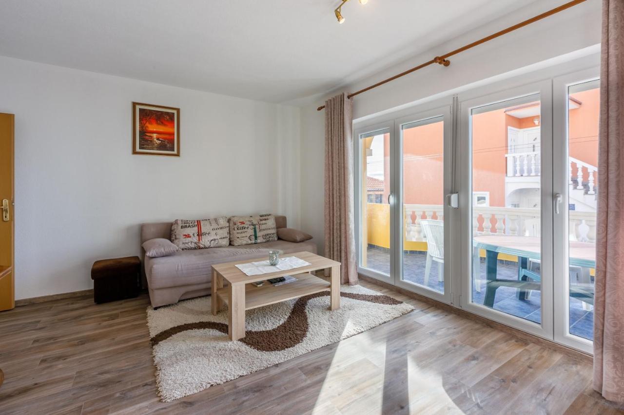 נובי ווינודולסקי Apartments Kulas מראה חיצוני תמונה