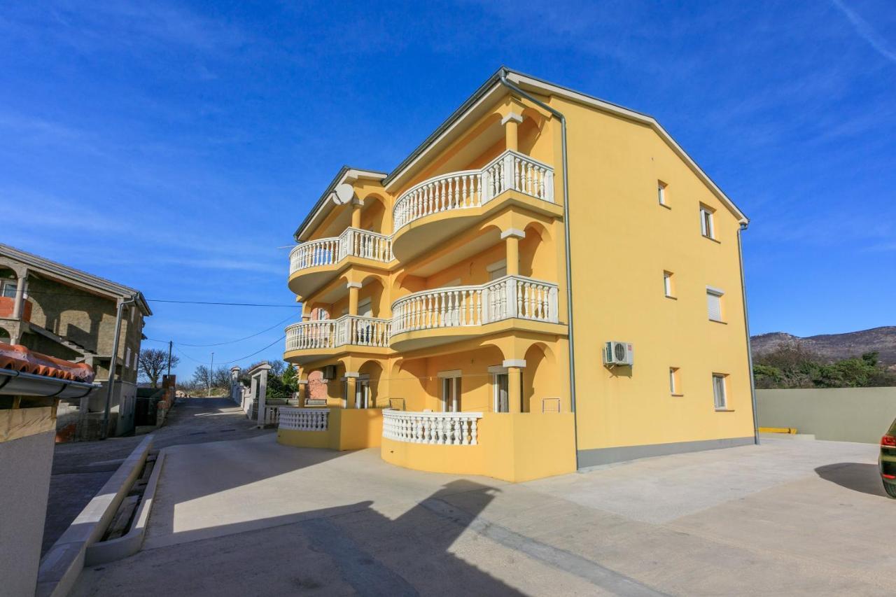נובי ווינודולסקי Apartments Kulas מראה חיצוני תמונה