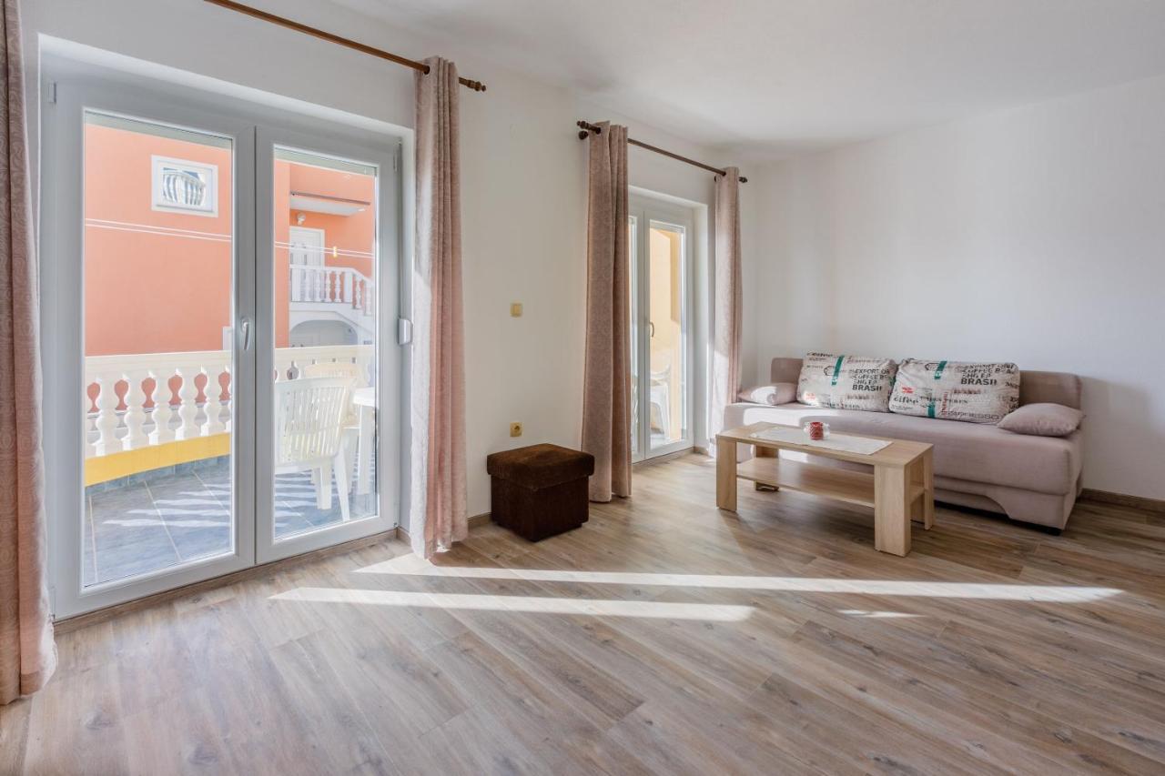 נובי ווינודולסקי Apartments Kulas מראה חיצוני תמונה