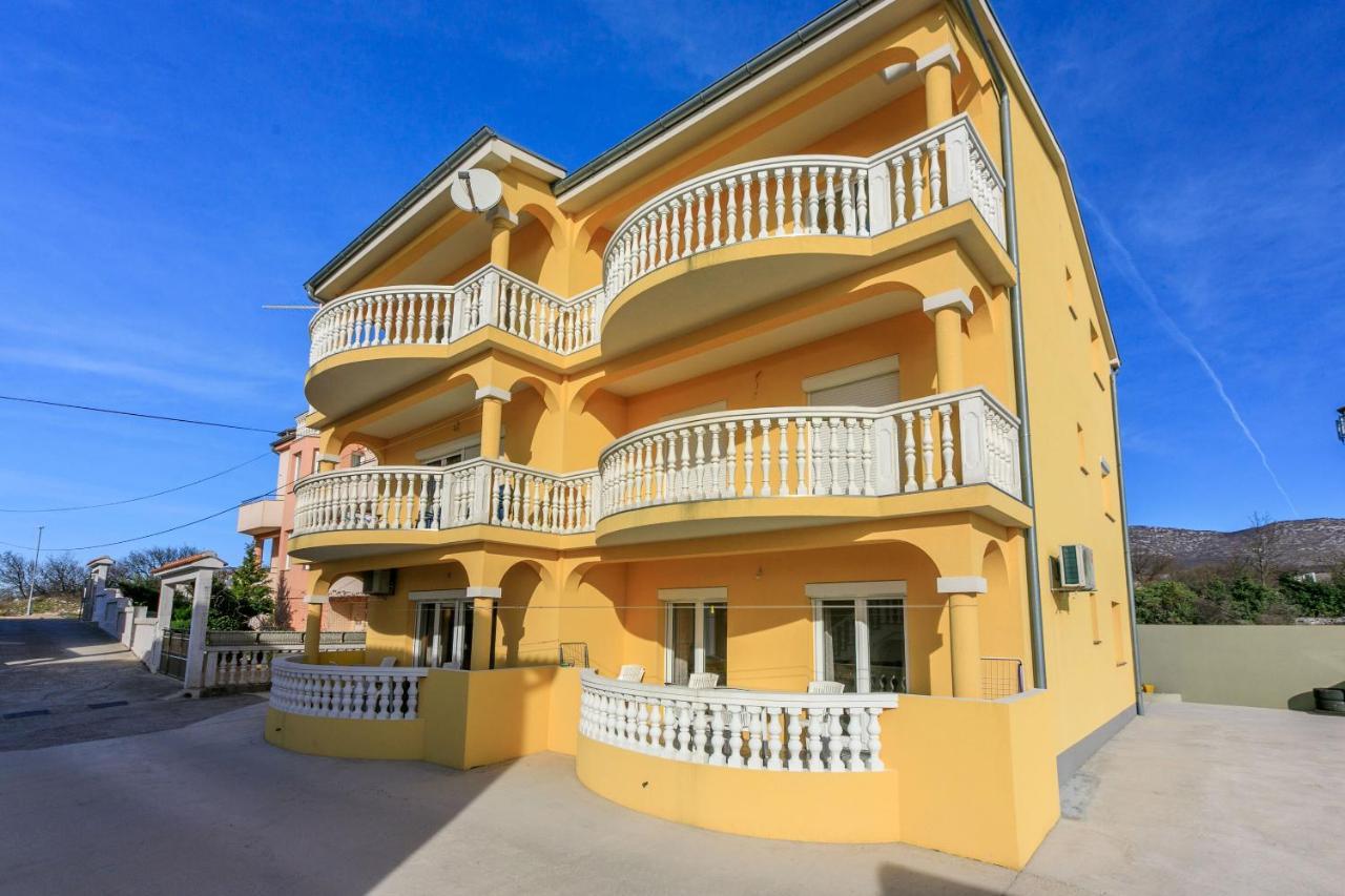 נובי ווינודולסקי Apartments Kulas מראה חיצוני תמונה